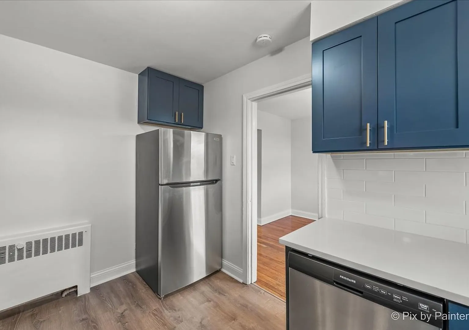 Appealing 2 Bed, 1 Bath at Berwyn + Washtenaw (Budlong Woods) — Photo 3
