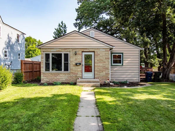 706 W Summit Ave, Fergus Falls, MN 56537