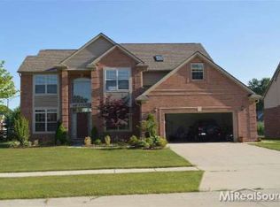 440 Tanner Dr, Troy, MI 48085