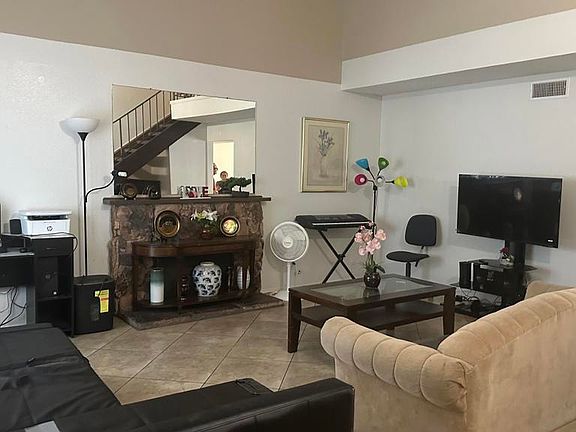 3rd image of 120 Clark Ct