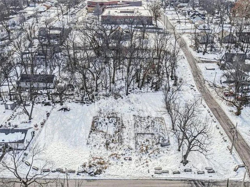 1st image of 3505 E 69th St