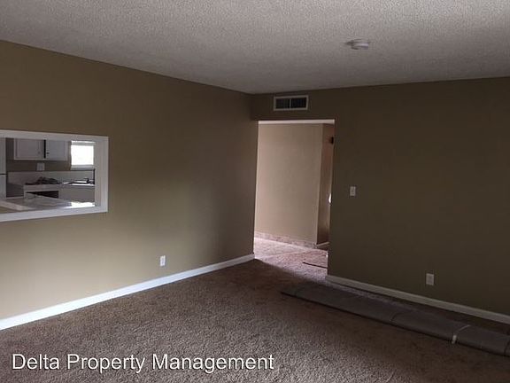 4th image of 4742 E Weldon Ave
