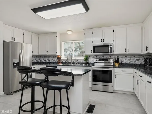 18685 Oak Grove Rd, Hidden Valley Lake, CA 95467