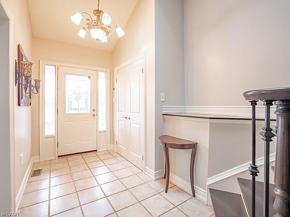4th image of 49 Branthaven Dr
