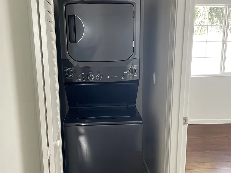 1529 Mohawk St — Photo 16