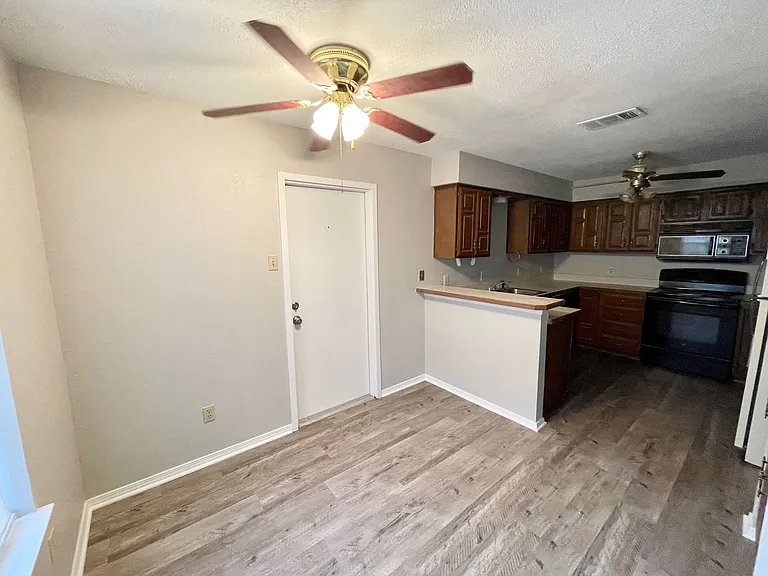 3825 Kimberly Dr — Photo 4