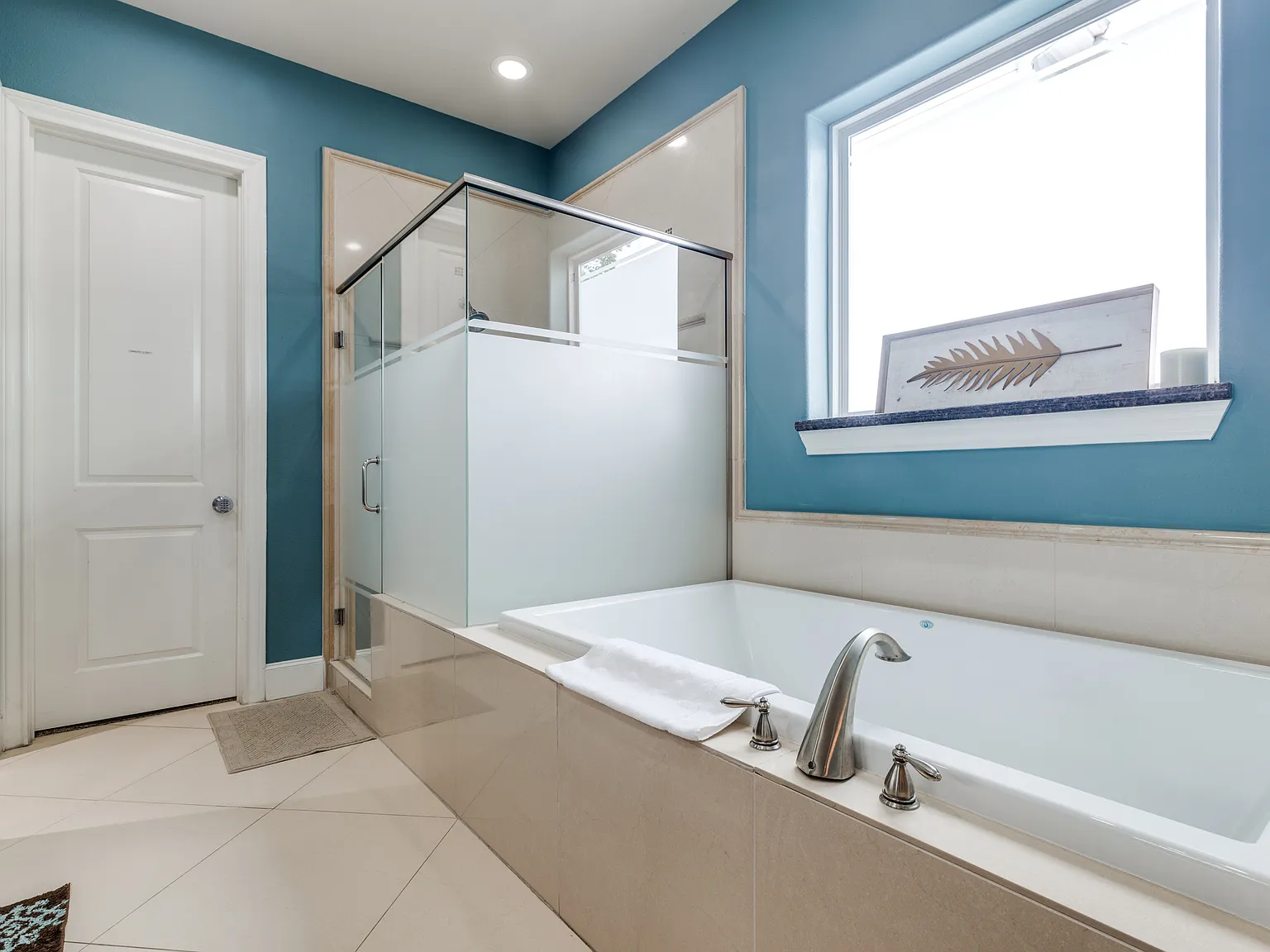 5 bed, 3364 sqft, $10,000 — Photo 4