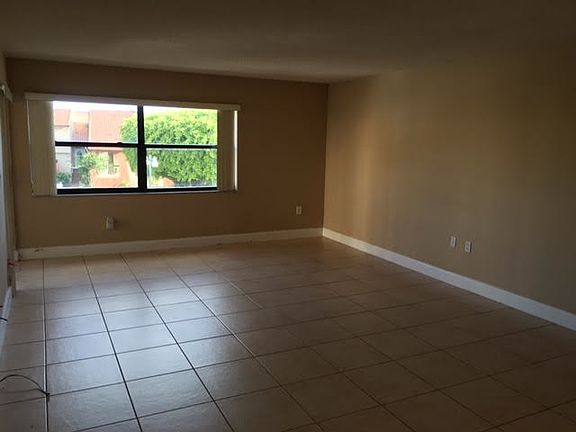 3rd image of 10125 NW 9th Street Cir APT 202