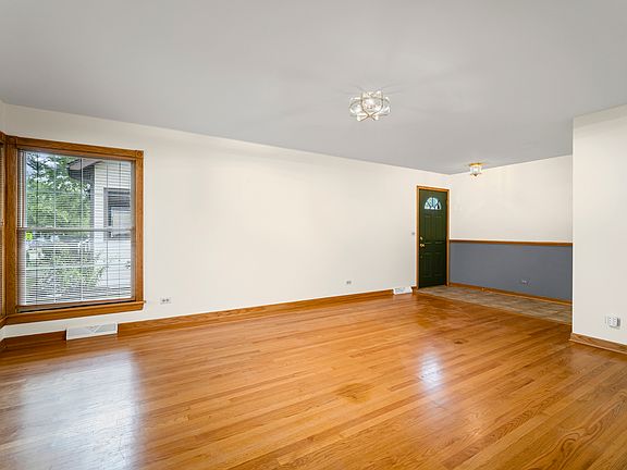 5th image of 421 N Elm St