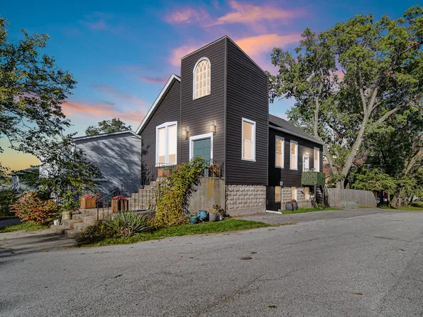 2497 Pike St, Lake Station, IN 46405