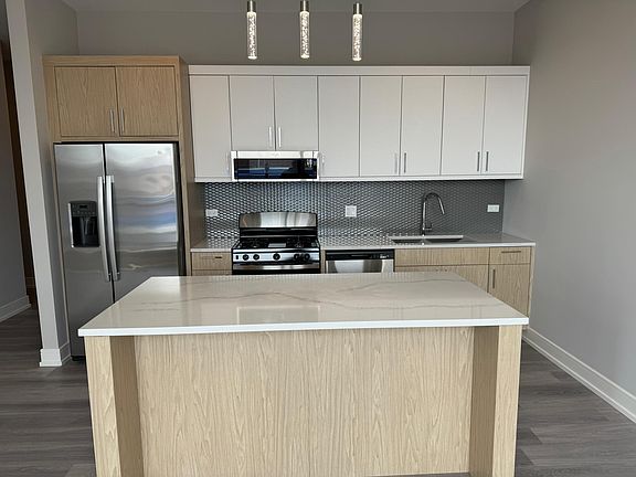 5th image of 2406 W Armitage Ave #301