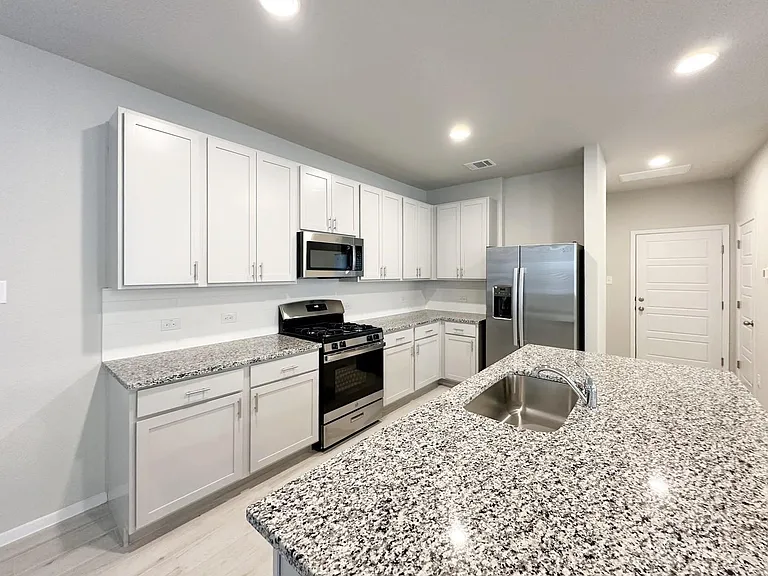 163 Haywood Mnr — Photo 11