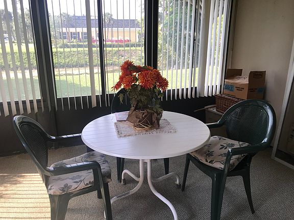 3rd image of 6100 La Palma Ln