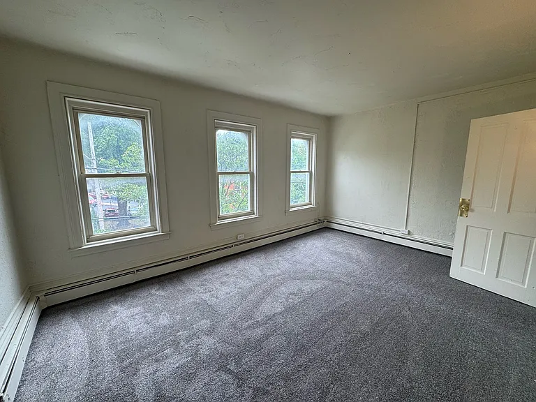 320 S Queen St #2 — Photo 4