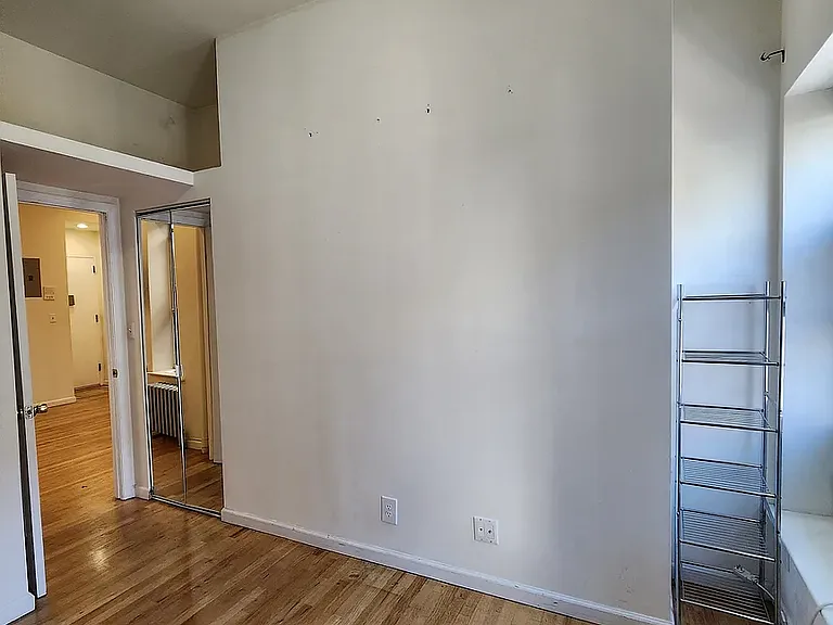 231 E 24th St #6D — Photo 8