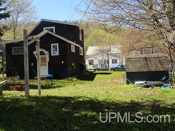 5th image of 207 Chestnut St