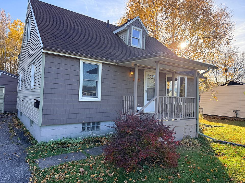 1st image of 902 E 9th Ave
