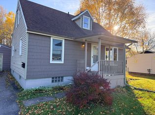 902 E 9th Ave, Sault Sainte Marie, MI 49783