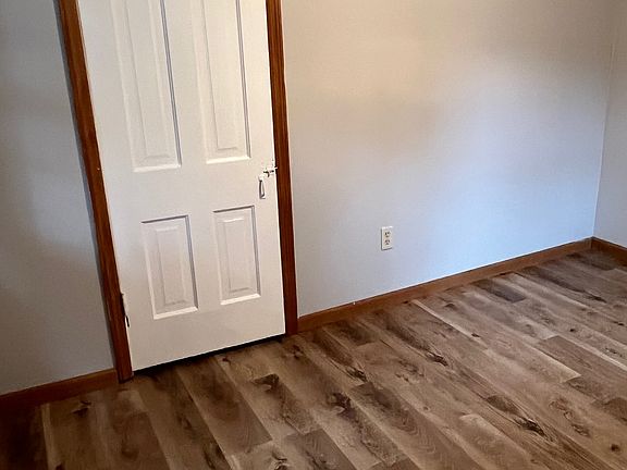 2nd image of 908 1/2 S 24th St