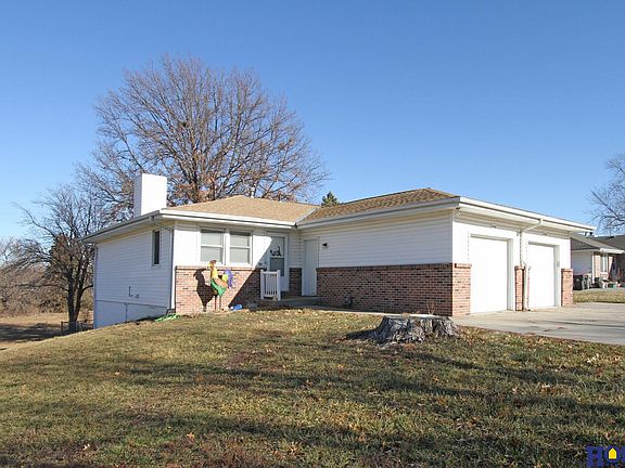 3rd image of 3836 & 3838 Sweetbriar Ln