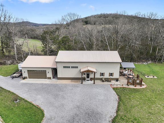 4th image of 860 Old Woodbury Pike