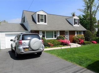 2 Davenport Rd, Yonkers, NY 10710