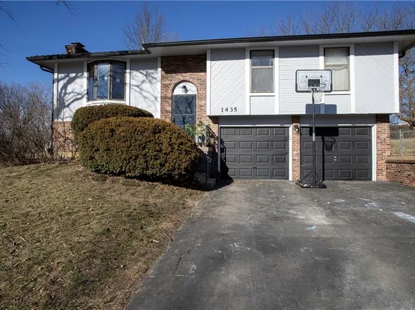 1435 Northfield Park Blvd, Warrensburg, MO 64093