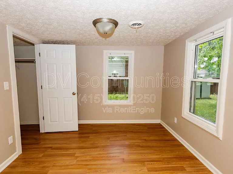3332 Hiwood Ave — Photo 8