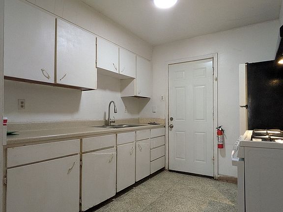 5th image of 2301 Lafayette St APT 9