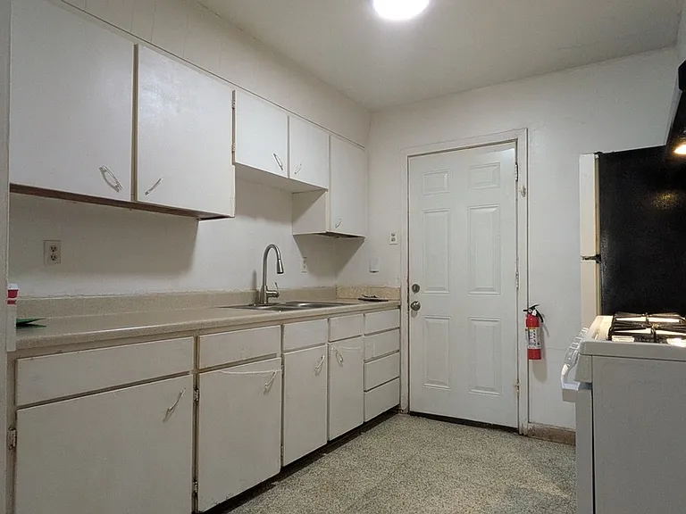 2301 Lafayette St #9 — Photo 5