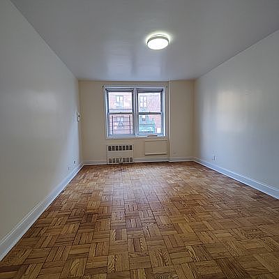 3rd image of 2501 Morris Ave APT 2G