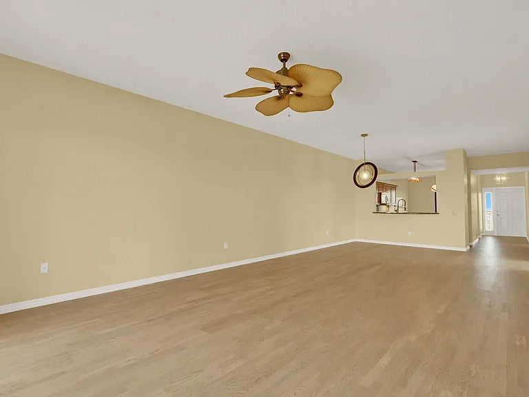 370 Golfview Rd #901 — Photo 13