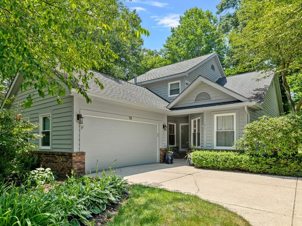 13 Saint Andrews Dr, Michigan City, IN 46360