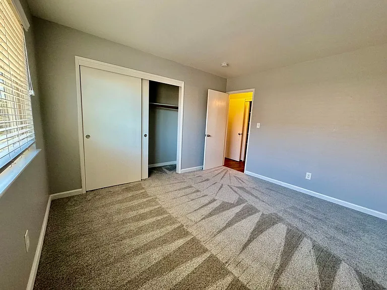 665 Kirkland Dr — Photo 10