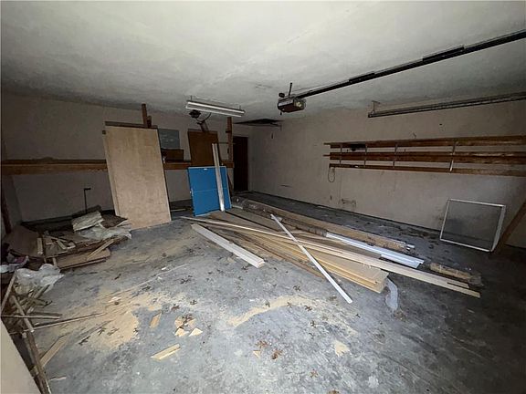 3rd image of 545 N Washington Blvd