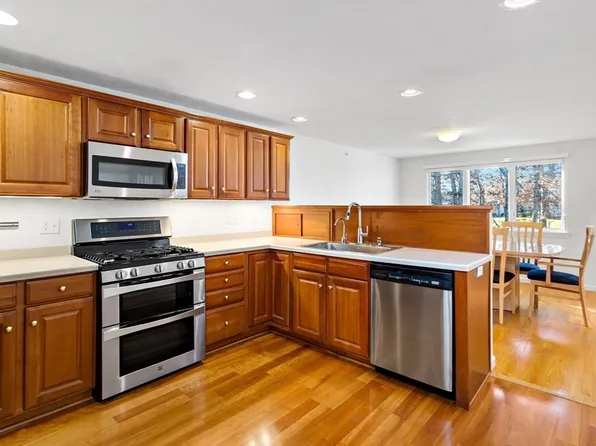 19 Executive Dr #19, Mashpee, MA 02649
