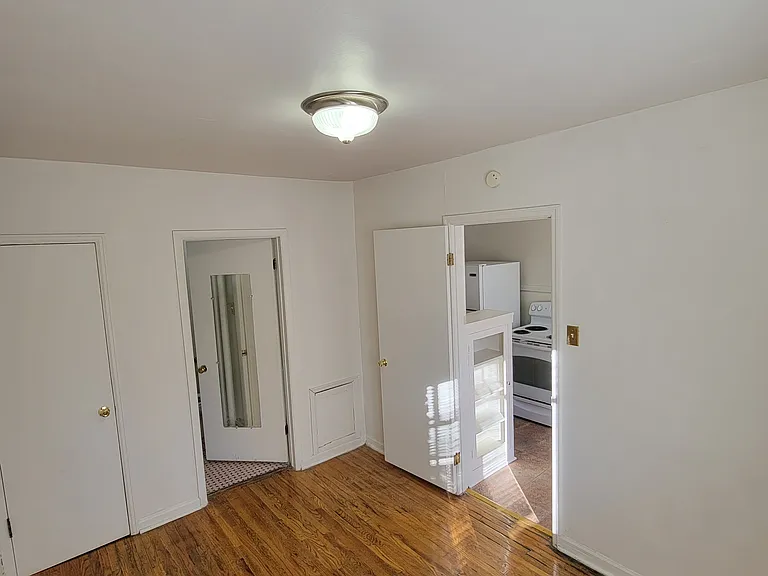 Graylyn Apartments — Photo 9
