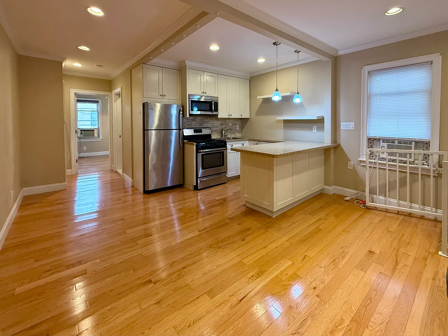 1 bed, 600 sqft, $2,350 — Photo 3