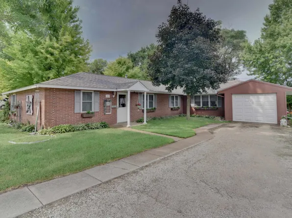 307 3rd St, Armstrong, IA 50514
