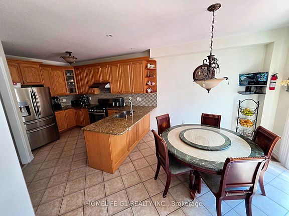 4th image of 62 Dewside Dr E