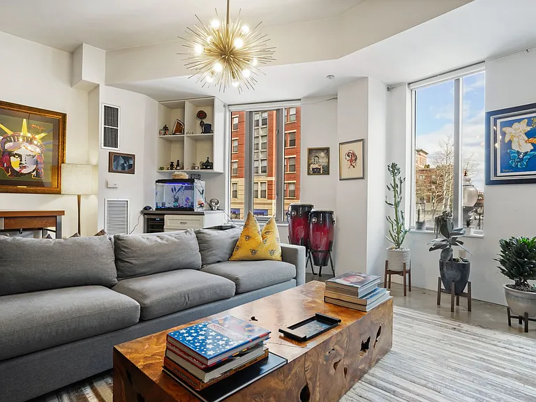 1313 Washington St #215 — Photo 4