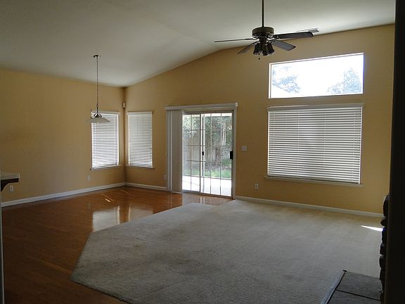 5th image of 2629 E Niles Ave