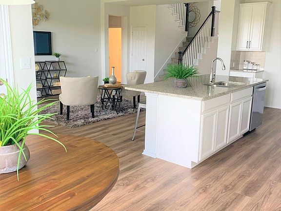5th image of 1029 Zacarias Dr