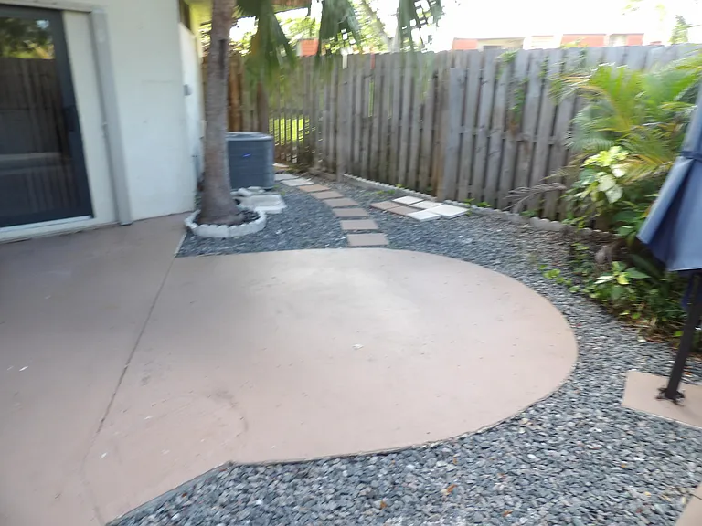 3845 Victoria Dr — Photo 6