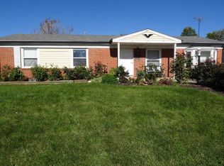 214 W Ash Rd, Sterling, VA 20164