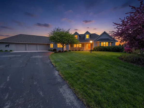 5141 Pine Grove Rd, Denmark, WI 54208