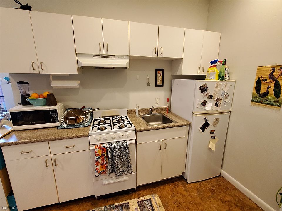 2nd image of 174 Saint Botolph St APT 9B