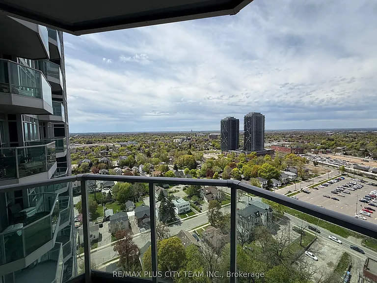 9 George St N #2114 — Photo 16