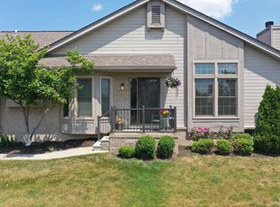 2356 Westmont Cir, Sterling Heights, MI 48310