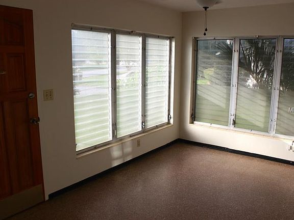 3rd image of 39027 Park Dr